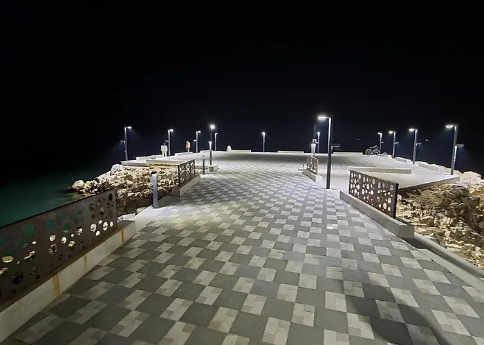 Qerret Boutique Golem (Tirana)